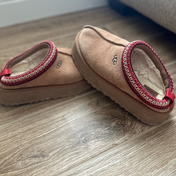 UGG Shoes - UGG Tan Slippers with Red Accents